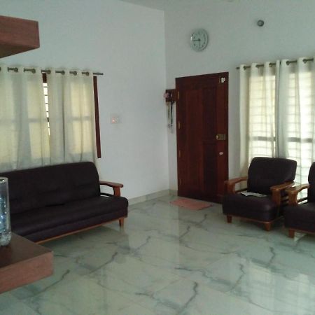 Appartement Yaa Residency Near Vit à Vellore Extérieur photo